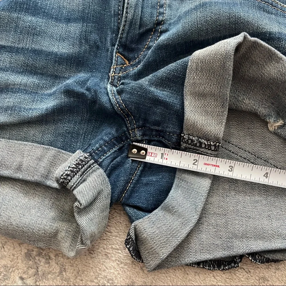 Like 🆕 Express distressed jean 2.5” inseam cuffed shorts